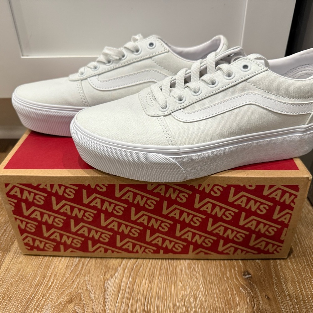 Vans Ward Platform Sneakers